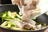 イカとアスパラのペッパー炒めの作り方の手順4