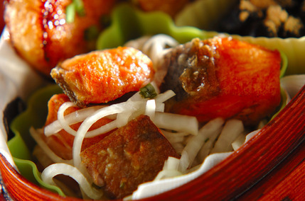 大根たっぷり鮭の甘酢漬け