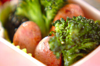 ブロッコリーとソーセージのソテー