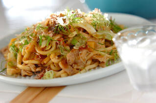 残ったカレーでリメイク！焼きカレーうどん by 横田 真未さん