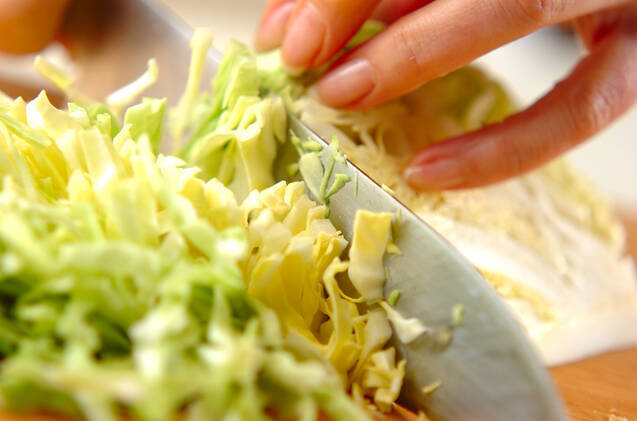 春キャベツのコールスローの作り方の手順1