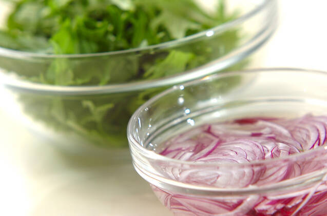 水菜と揚げの和風サラダの作り方の手順1