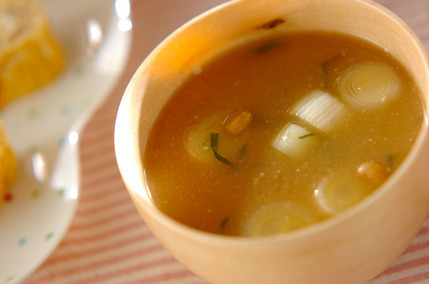 納豆と大葉のみそ汁