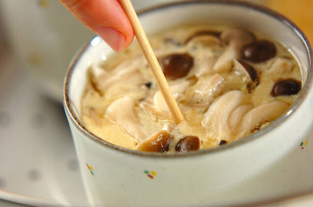 シメジ入り茶碗蒸しの作り方の手順5