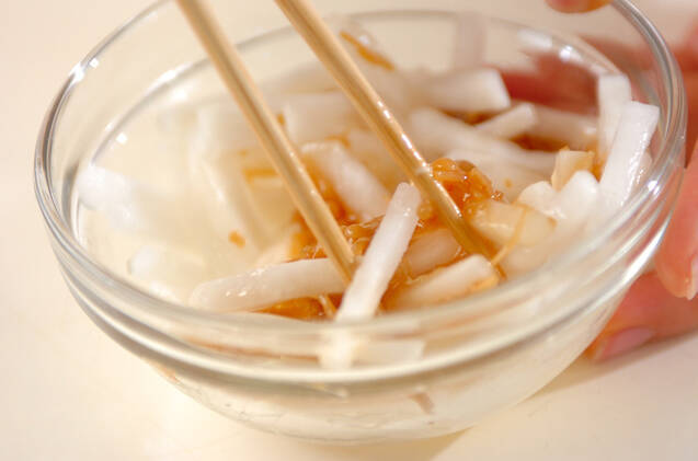 塩もみ大根のナメタケ和えの作り方の手順2