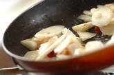 春の山菜でおしゃれおつまみ！ウドのアンチョビ炒めの作り方2