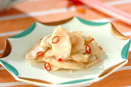 春の山菜でおしゃれおつまみ！ウドのアンチョビ炒め