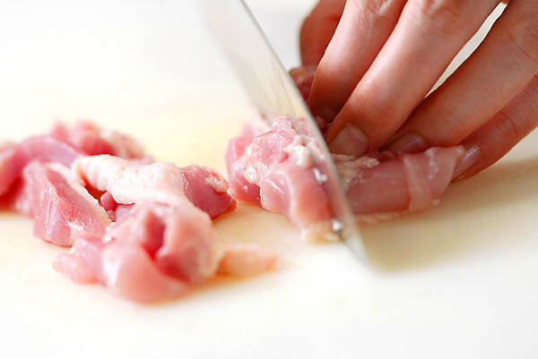 焼き鶏和風サンドの作り方の手順2