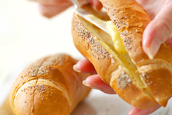 焼き鶏和風サンドの作り方の手順1