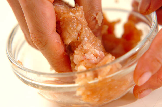 鶏のつるりんワンタンスープの作り方の手順1