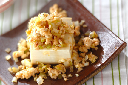 らっきょうそぼろのせ冷奴