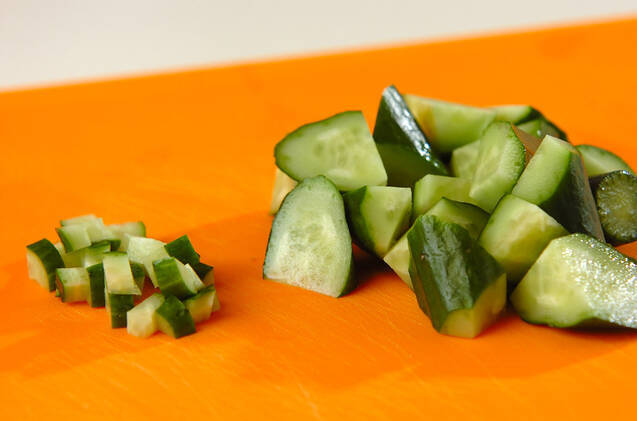 キュウリとパインのジュースの作り方の手順1