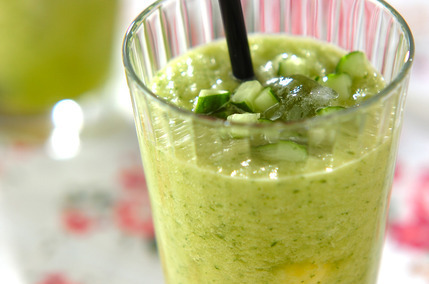 キュウリとパインのジュース