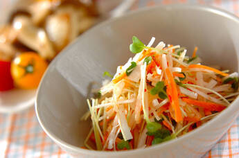 大根と桜エビのサラダ