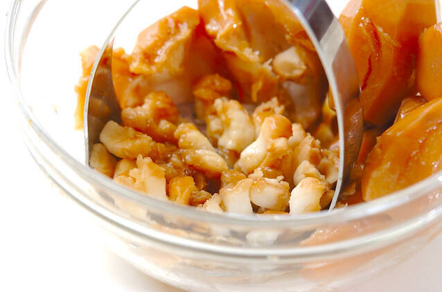 里芋のクラッカー揚げの作り方の手順1