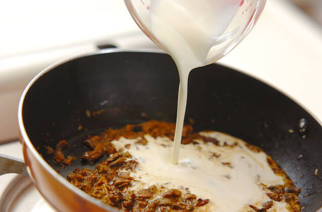 ポルチーニクリームオムレツの作り方の手順8