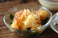 クラゲとワカメのサラダ