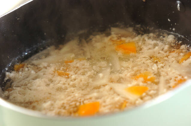 鶏ひき肉の卵白スープの作り方の手順4