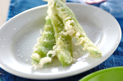 岩塩でいただく！モロッコインゲンの天ぷら