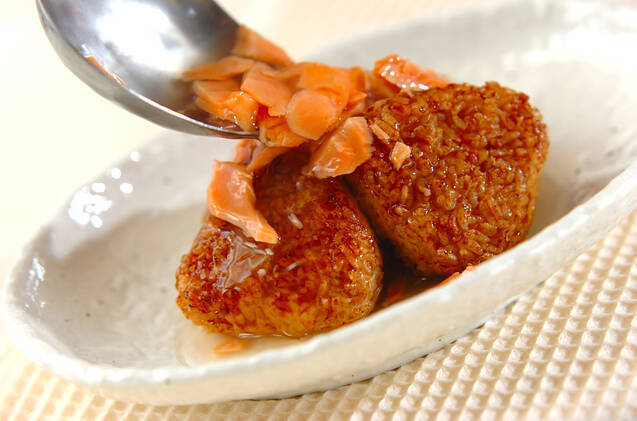 焼きおにぎりの鮭あんかけの作り方の手順3