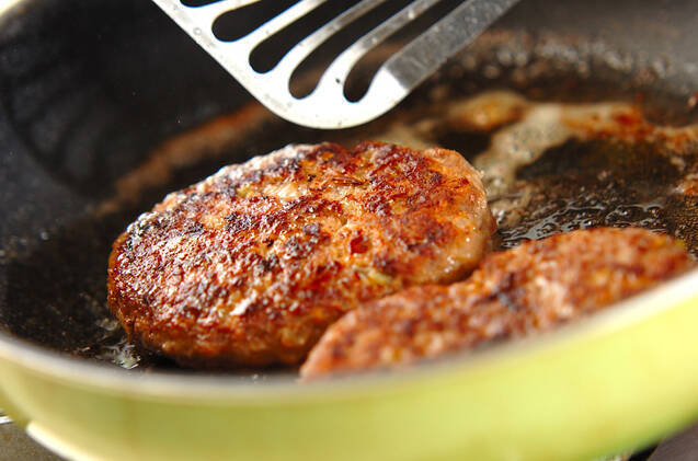 夏野菜をたっぷり使ったハンバーグの作り方の手順7
