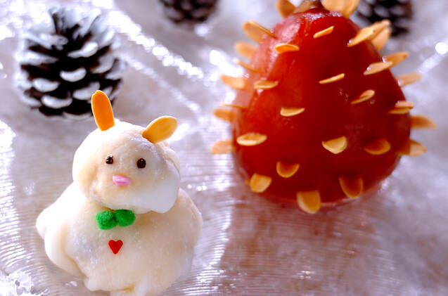 雪だるまアイスと松ぼっくり