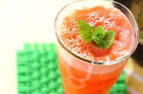 スイカのソーダ割り