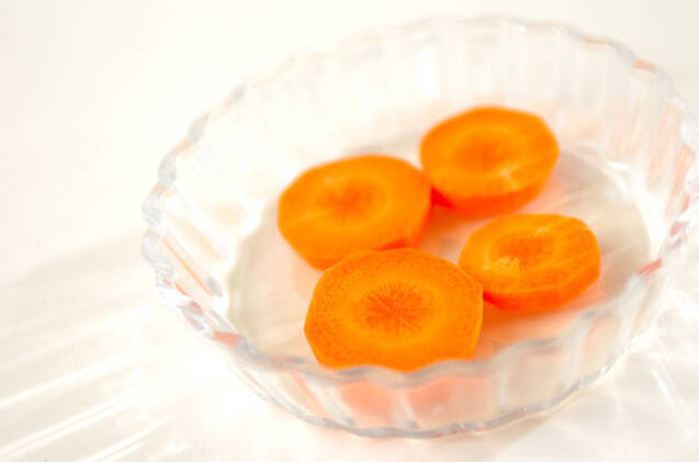 ニンジンとブロッコリーの塩ゆでの作り方の手順1