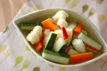 野菜のピリ辛漬け