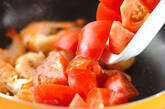 エビとトマトのココナッツ炒めの作り方5