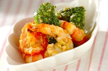 エビとトマトのココナッツ炒め