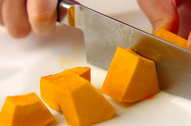 カボチャとプルーンの美肌サラダの作り方の手順1