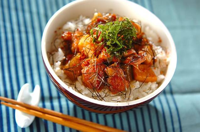 鶏と板コンの照り焼き丼