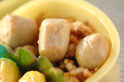 里芋のそぼろ和え