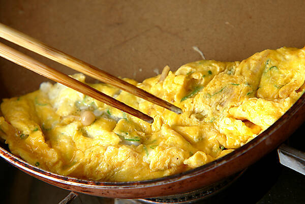 ナメタケ入り卵焼きの作り方の手順2