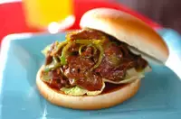 青椒肉絲バーガー