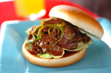 青椒肉絲バーガー