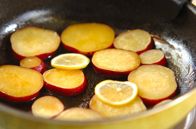 さっぱりほっくり！サツマイモのレモン煮の作り方の手順3