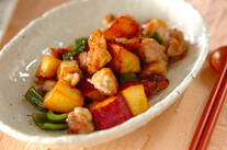 サツマイモと鶏肉のピリ辛甘酢炒め