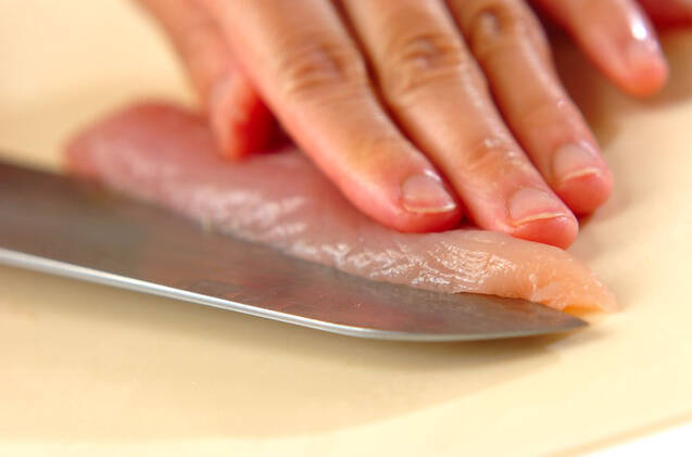 ささ身の梅肉はさみ揚げの作り方の手順1