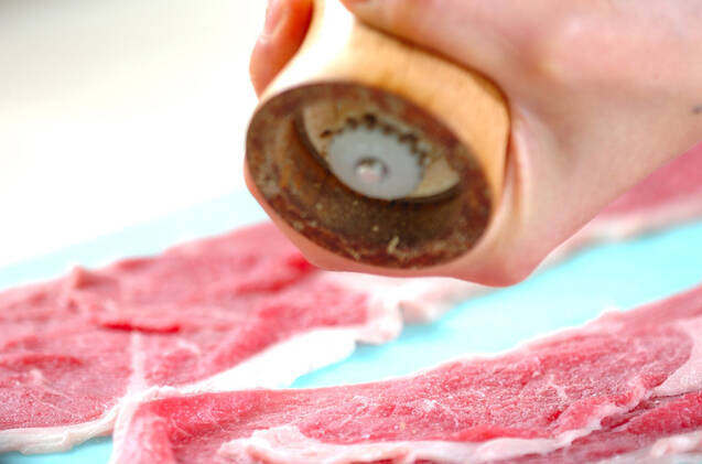 牛肉のポテサラ巻きの作り方の手順1