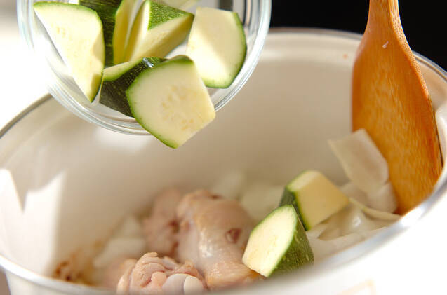 鶏肉と豆のココナッツカレースープの作り方の手順4