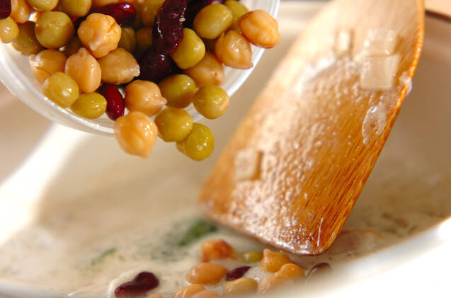 鶏肉と豆のココナッツカレースープの作り方の手順5