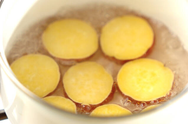 サツマイモの甘煮の作り方の手順2