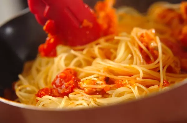 タコのトマトソースパスタの作り方2