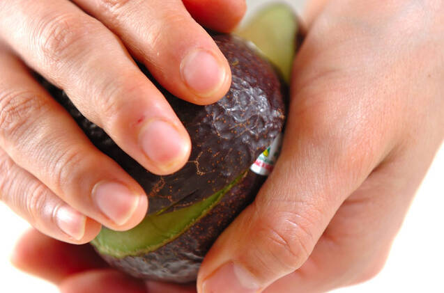 アボカドとチーズのサラダの作り方の手順1