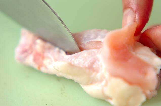 手羽元とレンコンのこっくり煮の作り方の手順1