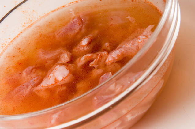 エスニック親子丼の作り方の手順1