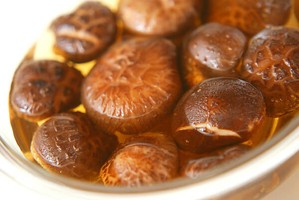 干しシイタケの戻し方の作り方の手順2