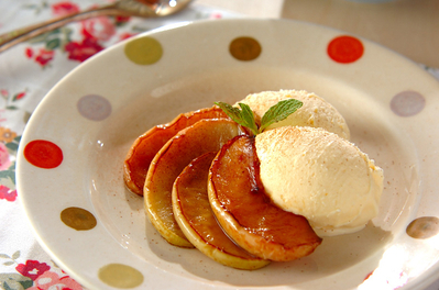 リンゴのソテーのレシピ 作り方 E レシピ 料理のプロが作る簡単レシピ